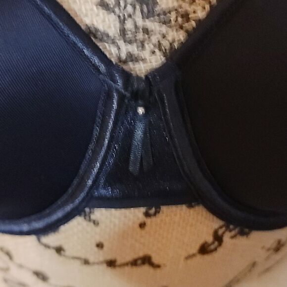 Vanity Fair Full Coverage Bra 34DD - Picture 2 of 5
